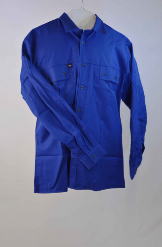 Modisches Herrenhemd in königsblau mit Rückenfalte